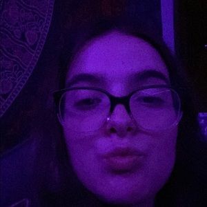 Meet your Posher, Mia